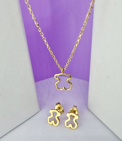 Minimalistické retiazky (celebritky)