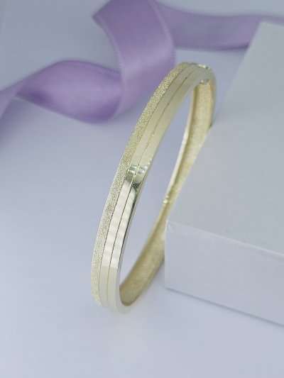 Pevné a platničkové náramky