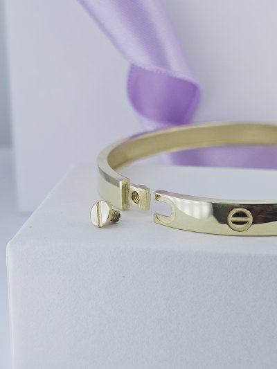 Pevné a platničkové náramky