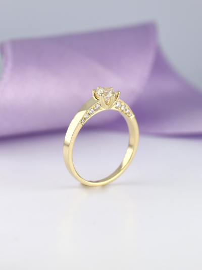 Zásnubný diamantový prsteň